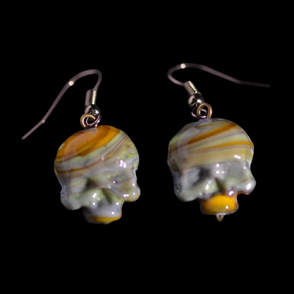 boucles d'oreilles en verre crâne grisgris